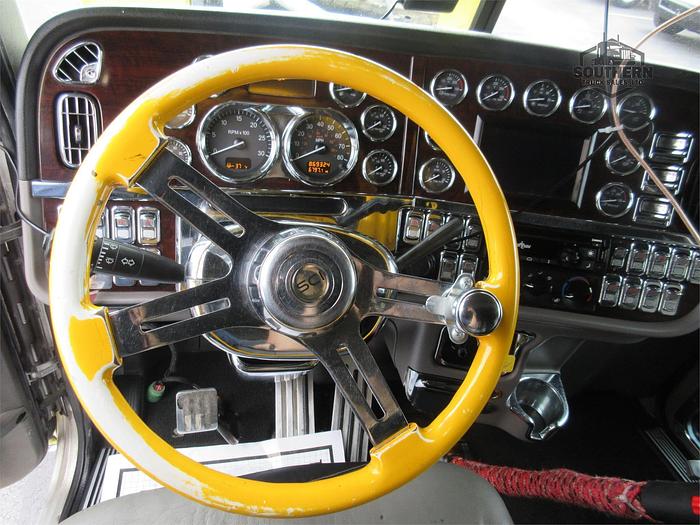 Used 2016 PETERBILT 389