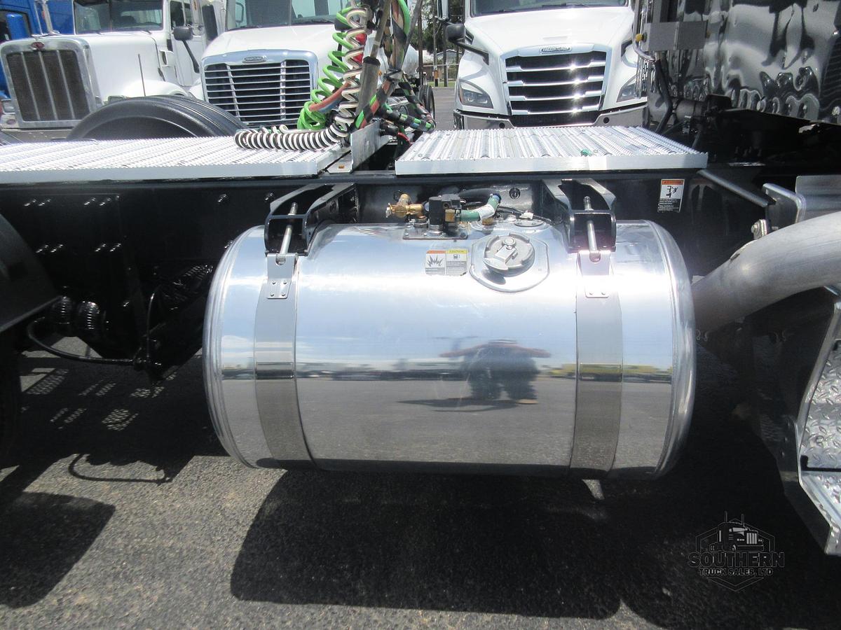 Used 2025 PETERBILT 567