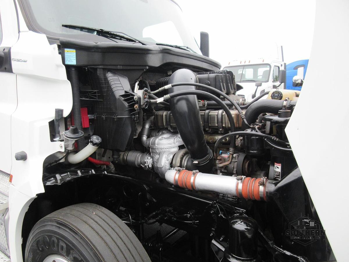 Used 2019 FREIGHTLINER CASCADIA 126