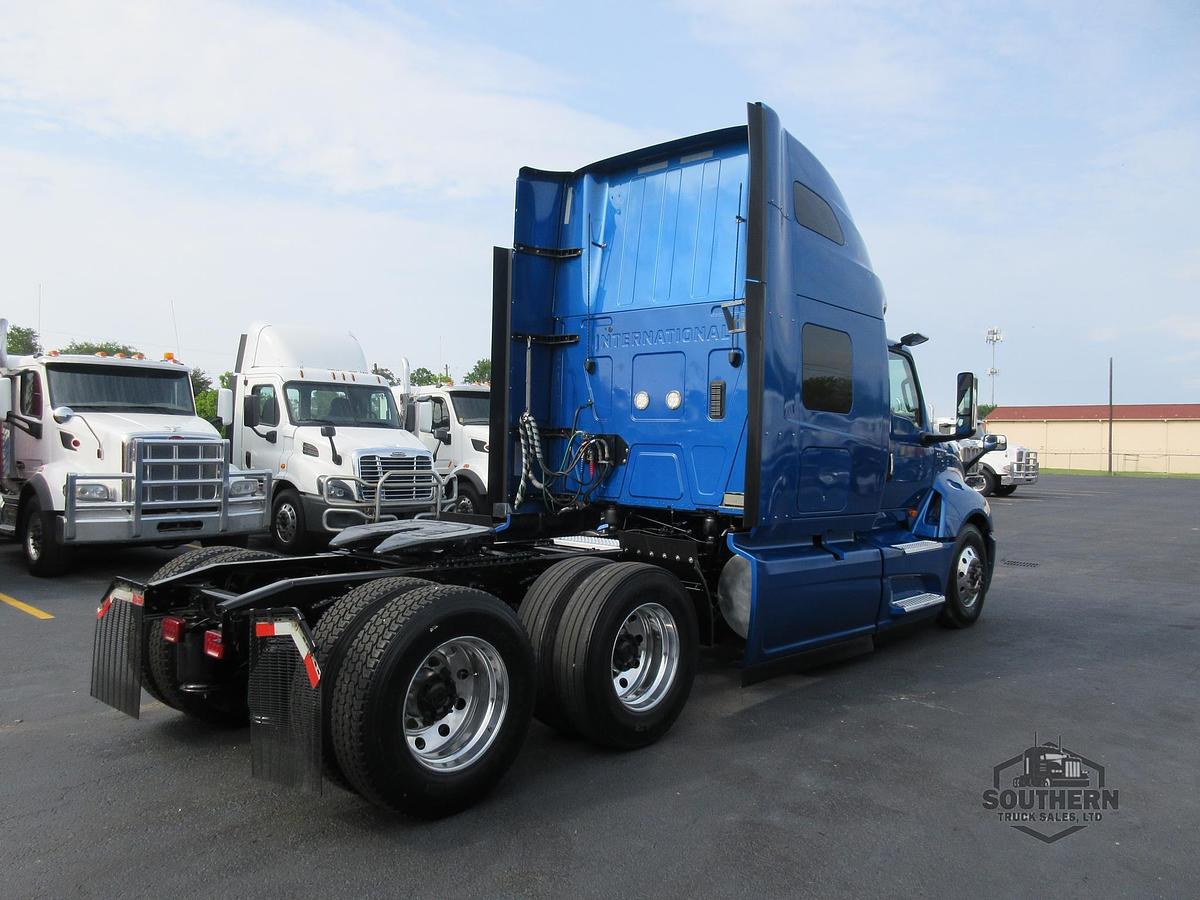 Used 2021 INTERNATIONAL LT