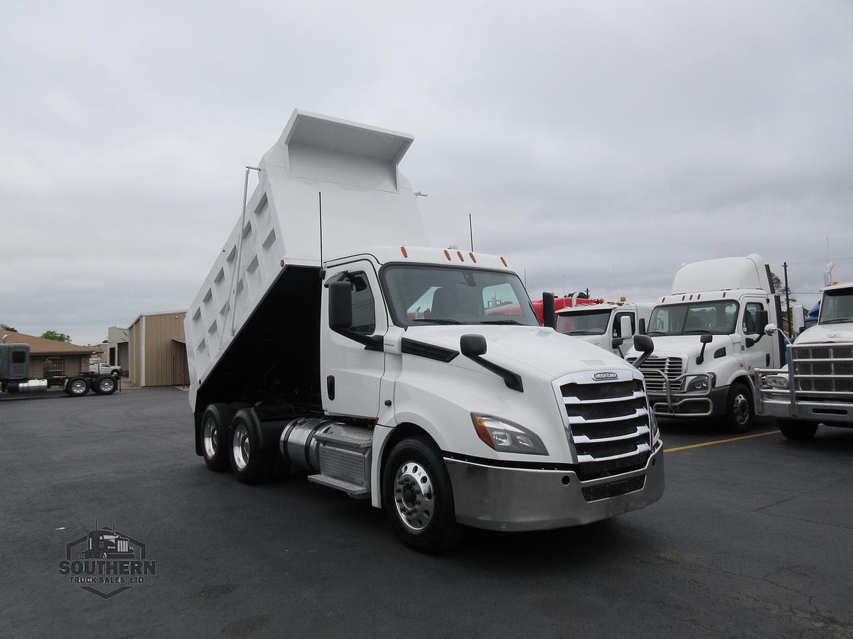 Used 2019 FREIGHTLINER CASCADIA 126