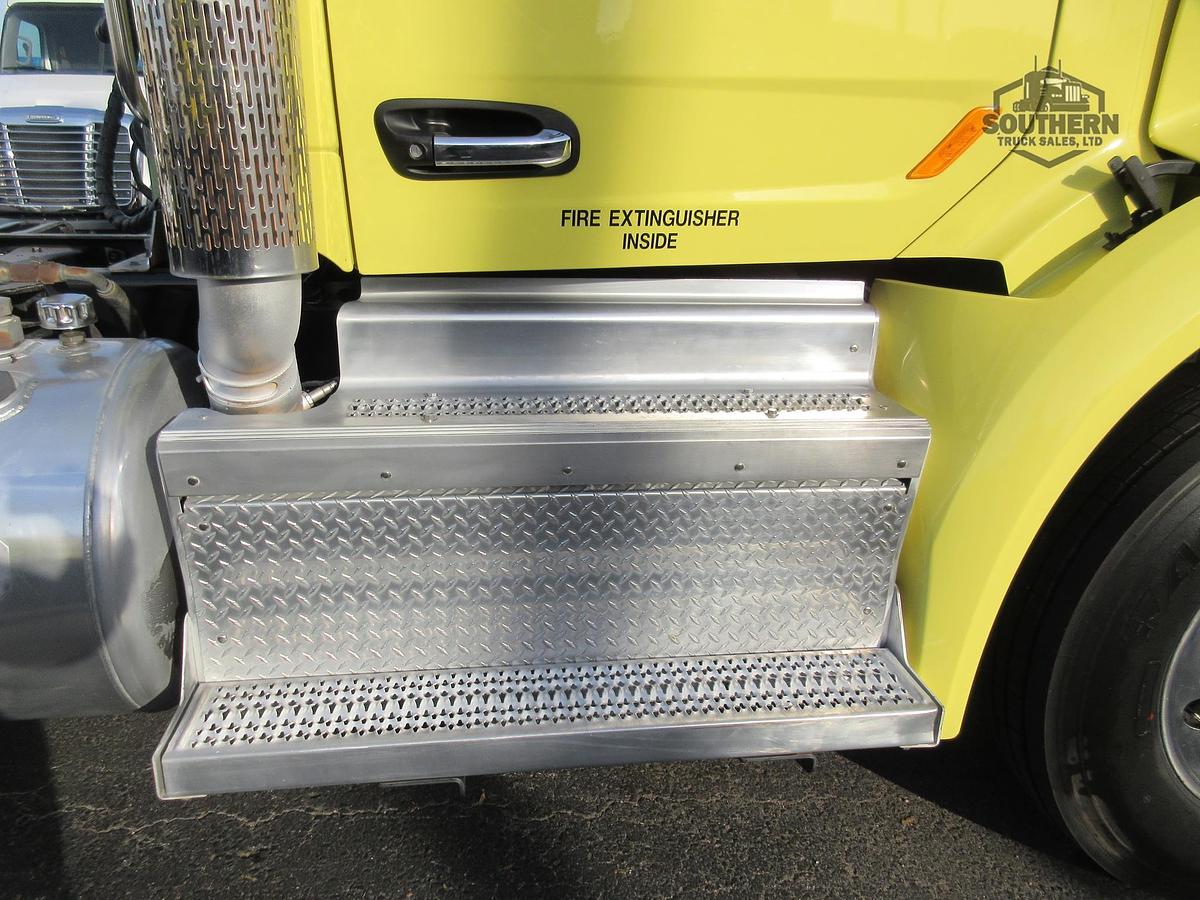 Used 2020 PETERBILT 567