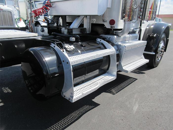 Used 2015 PETERBILT 389