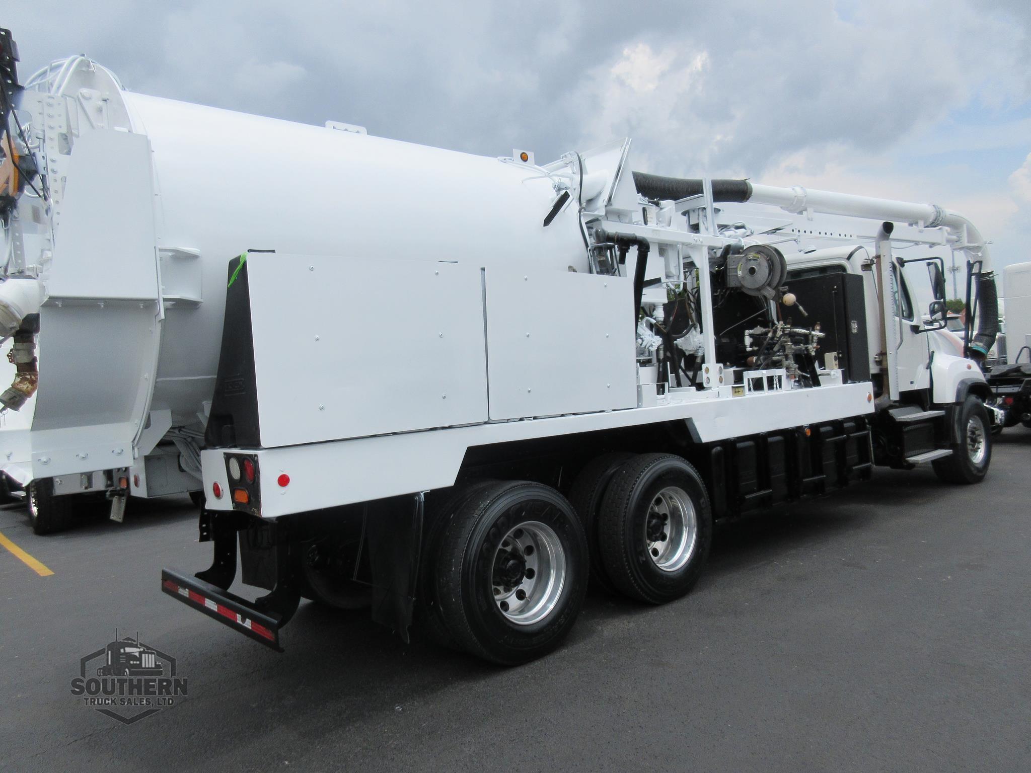 Used 2015 FREIGHTLINER 114SD