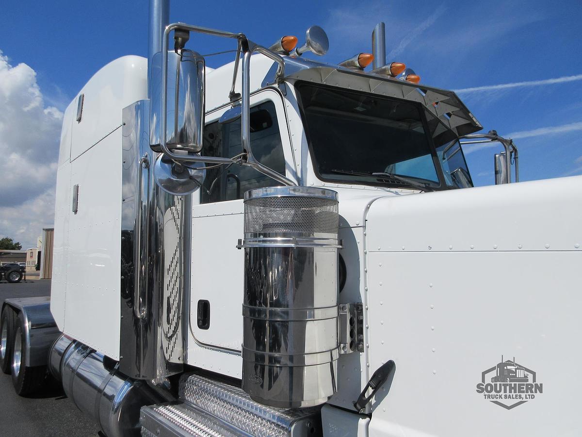 Used 2016 PETERBILT 389