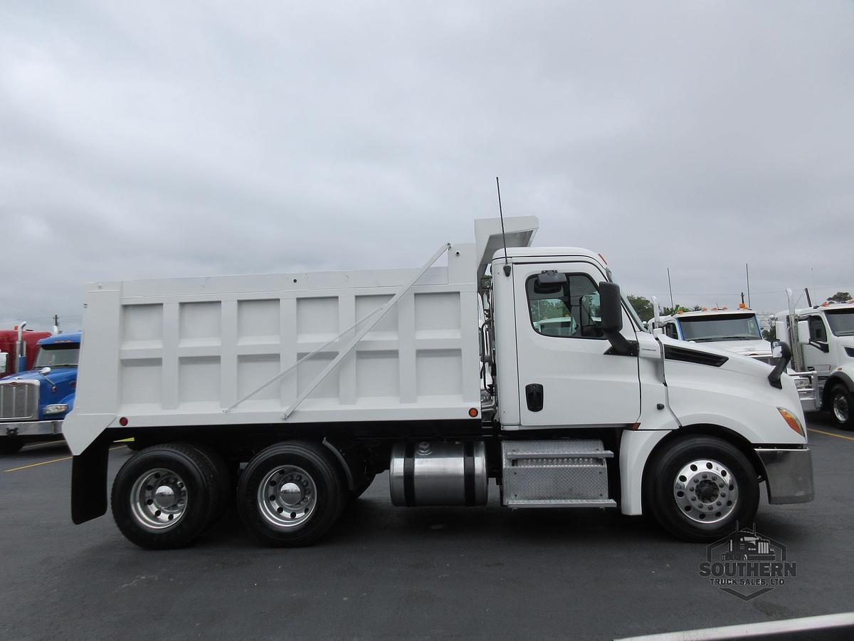 Used 2019 FREIGHTLINER CASCADIA 126
