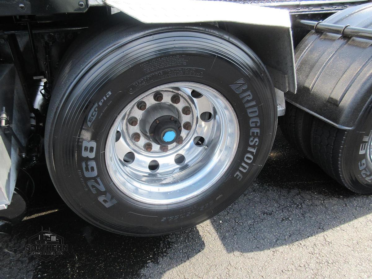 Used 2021 PETERBILT 567