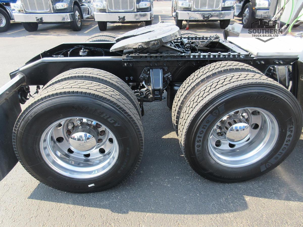 Used 2015 PETERBILT 386