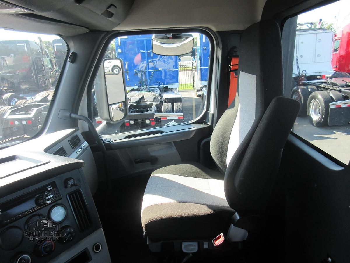 Used 2020 FREIGHTLINER CASCADIA 126