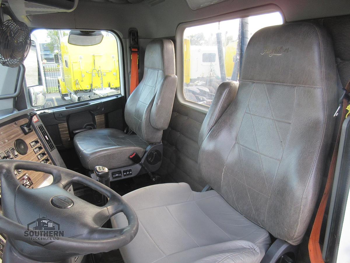 Used 2019 FREIGHTLINER 122SD