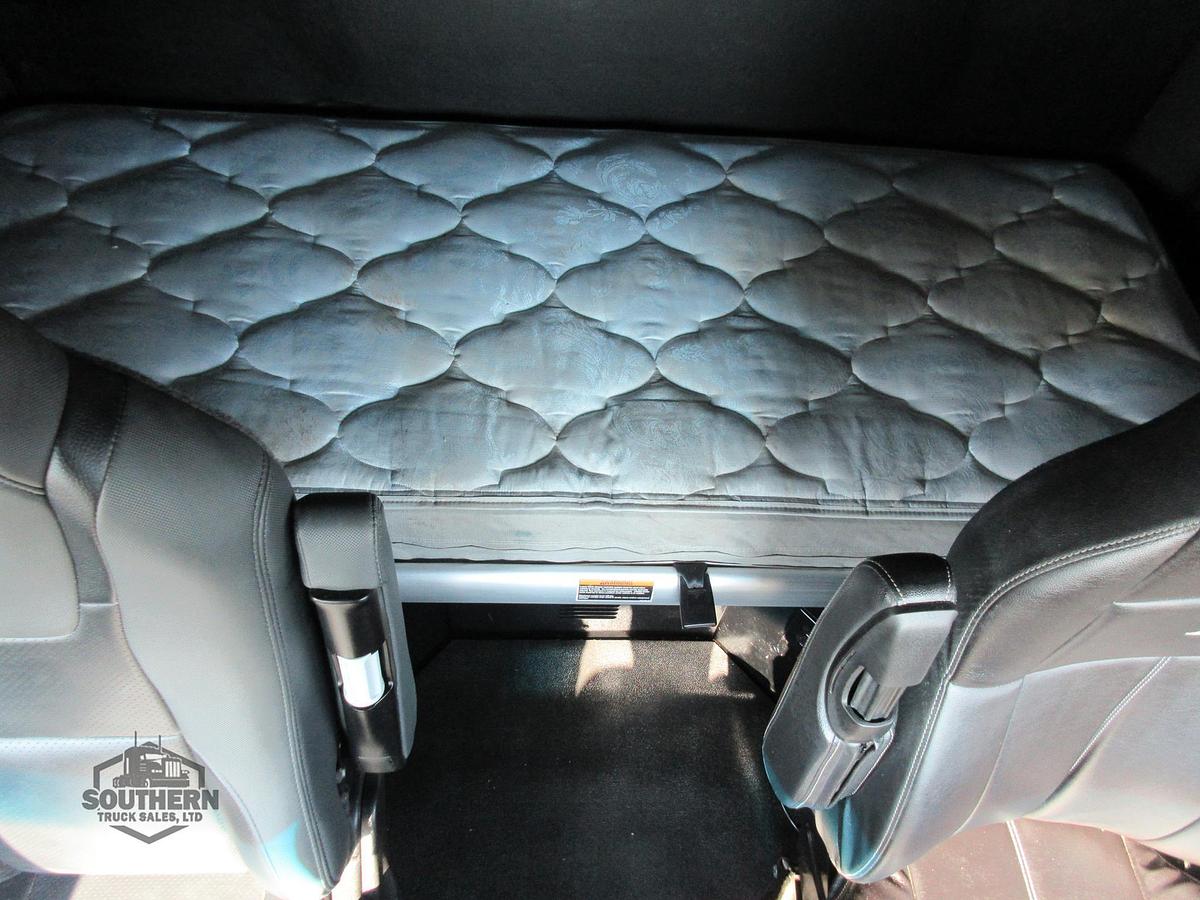 Used 2023 KENWORTH T880