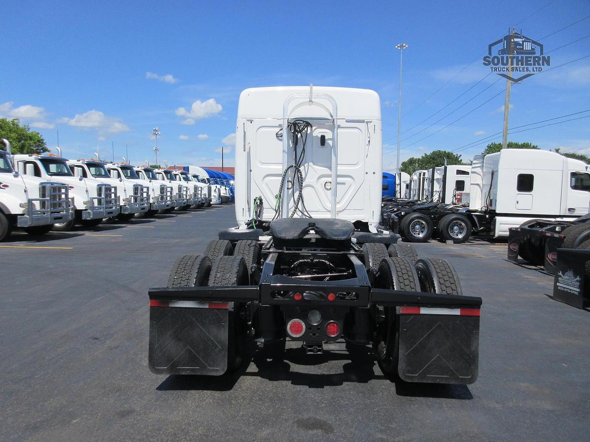 Used 2020 FREIGHTLINER CASCADIA 126