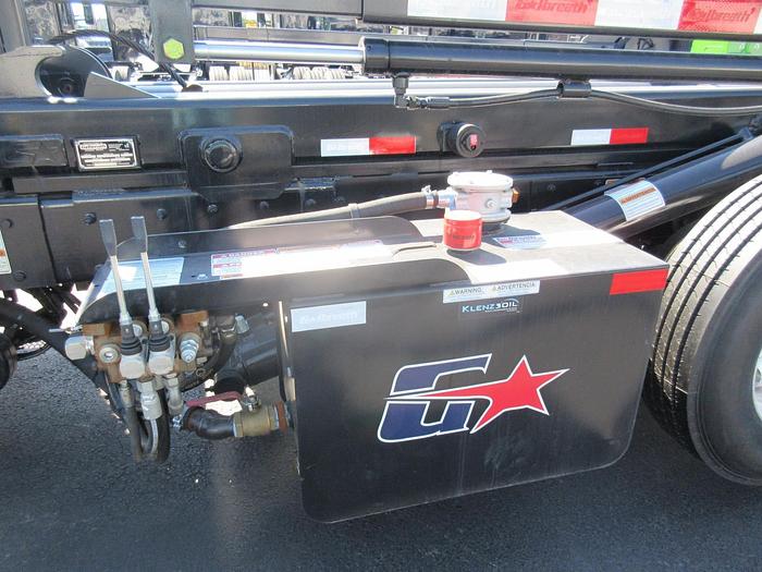 Used 2013 PETERBILT 348