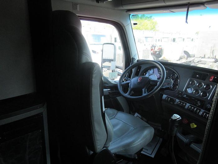 Used 2021 KENWORTH T880
