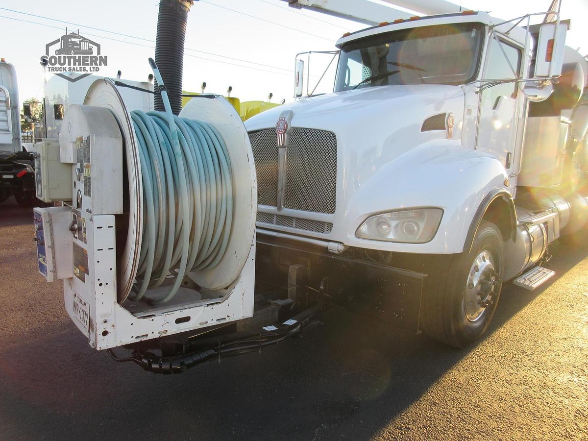 Used 2013 KENWORTH T440