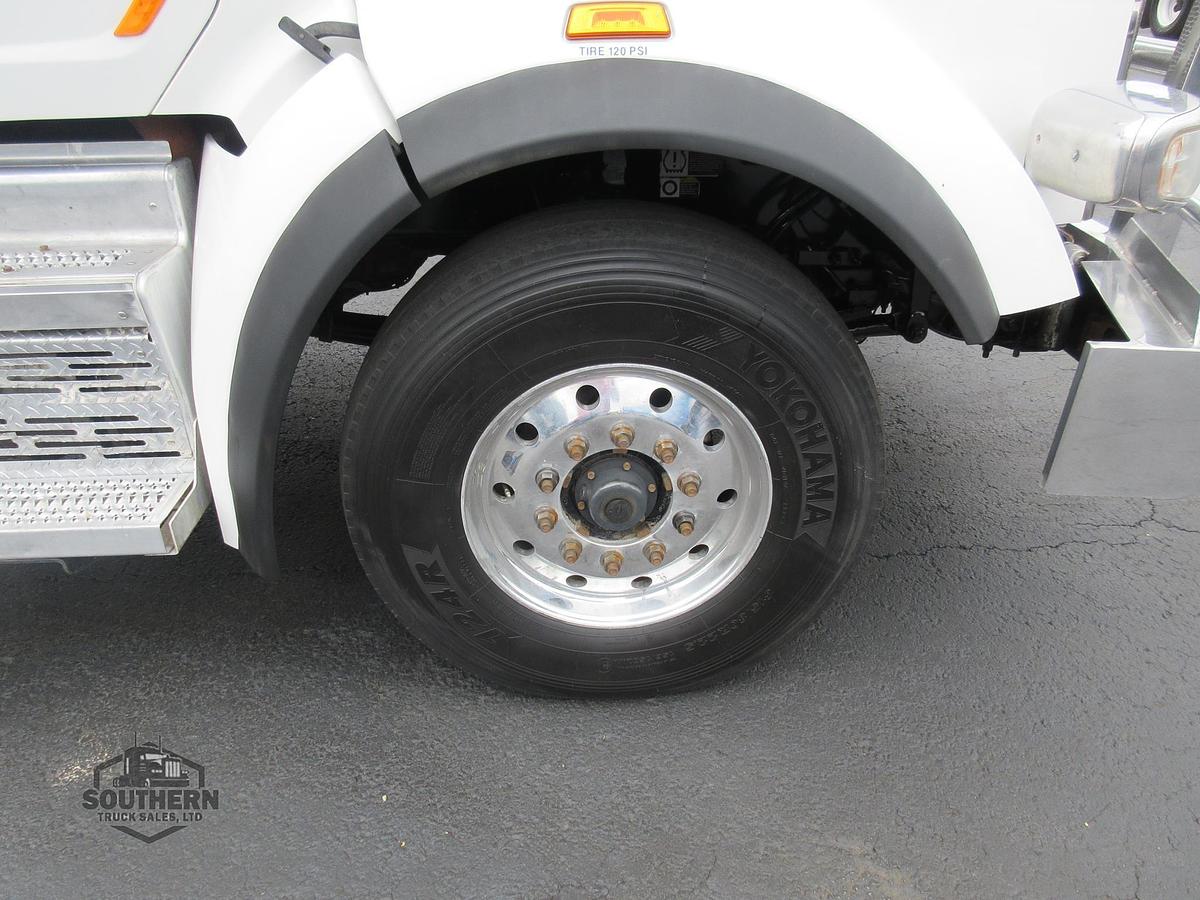 Used 2019 PETERBILT 567