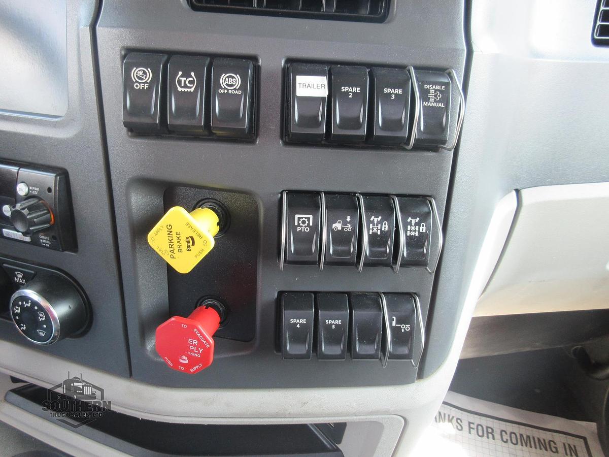 Used 2025 PETERBILT 567