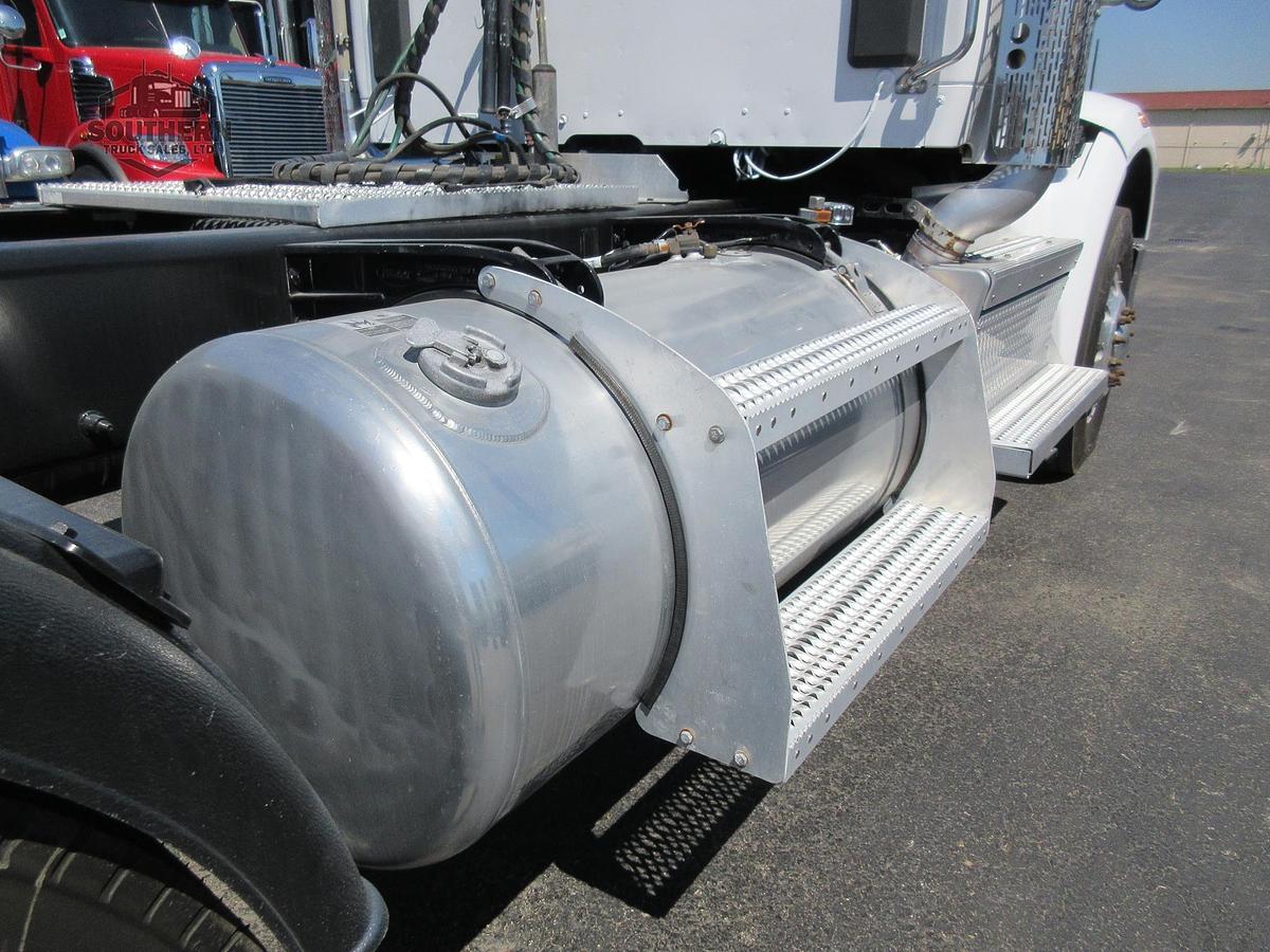 Used 2020 PETERBILT 567