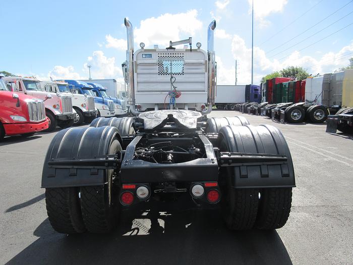 Used 2015 PETERBILT 389 - 6810