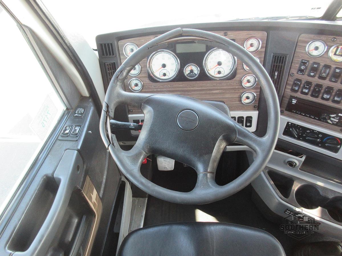 Used 2019 FREIGHTLINER 122SD