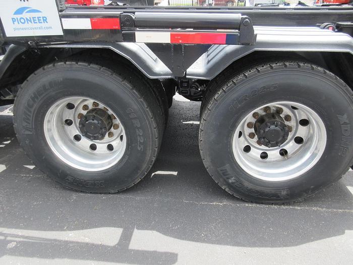 Used 2013 PETERBILT 348