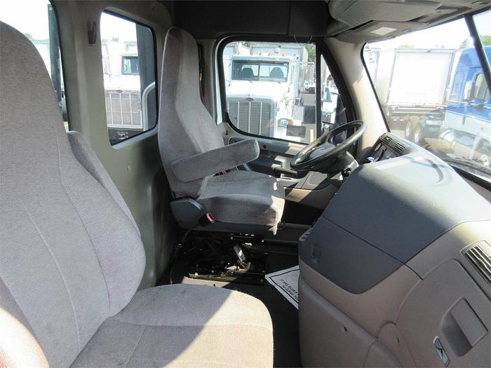 Used 2019 FREIGHTLINER CASCADIA 125