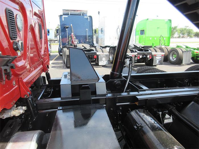 Used 2017 FREIGHTLINER CASCADIA 125