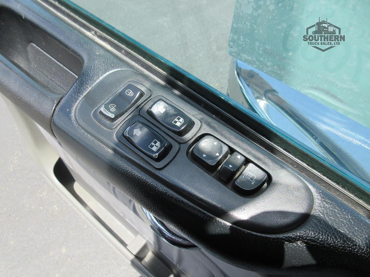 Used 2022 PETERBILT 389