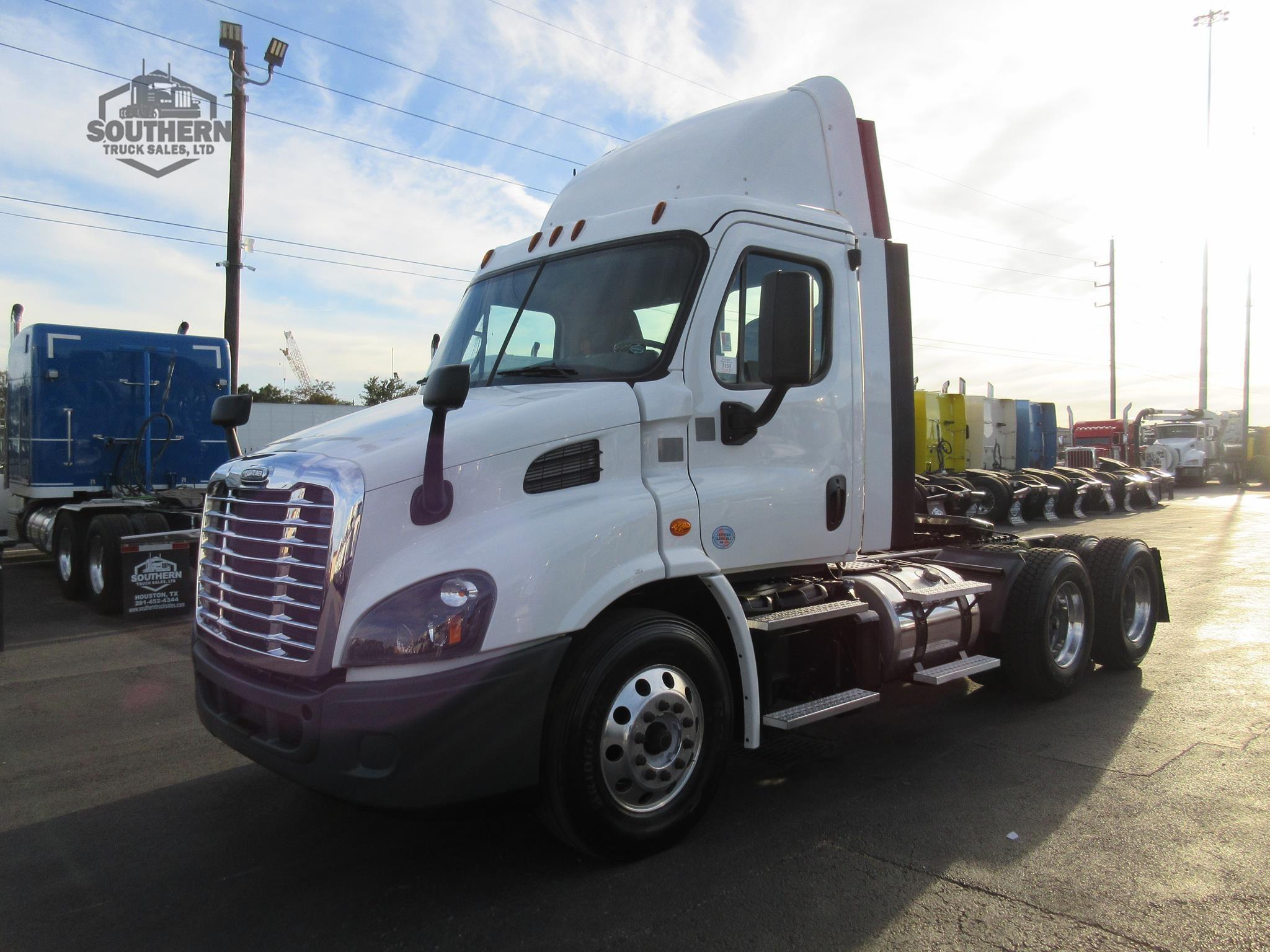 Used 2018 FREIGHTLINER CASCADIA 113