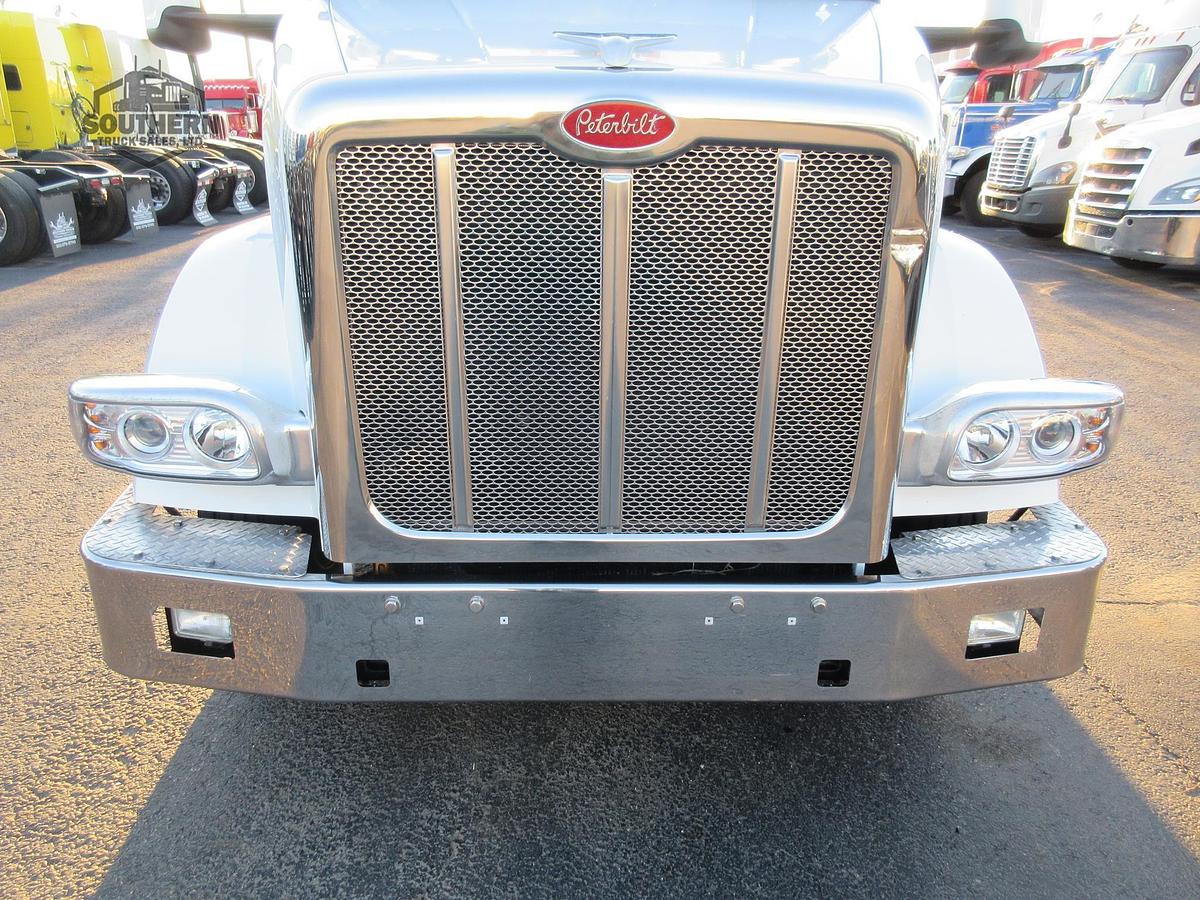 Used 2022 PETERBILT 567