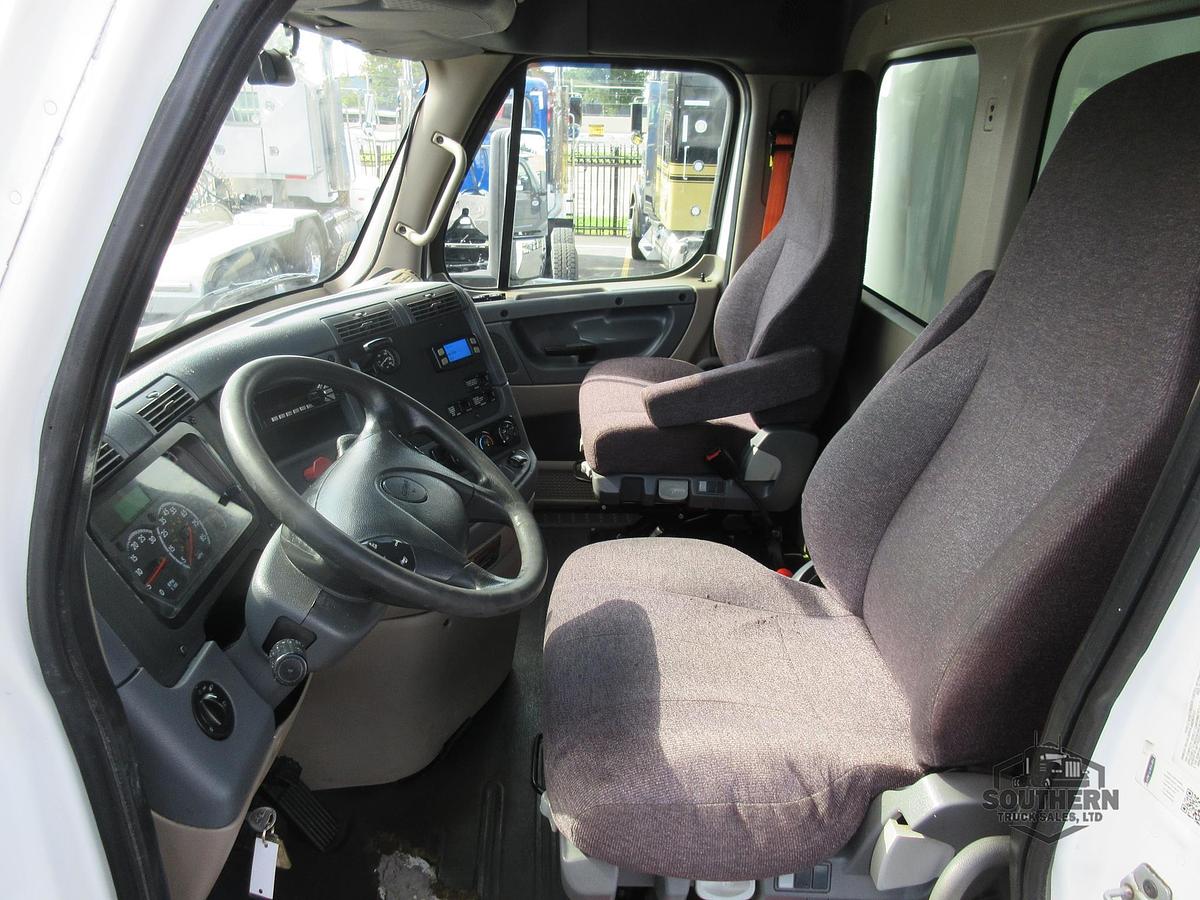 Used 2019 FREIGHTLINER CASCADIA 125