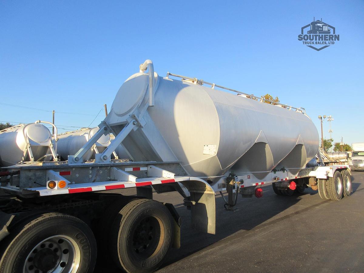 Used 2011 POLAR 41 ft