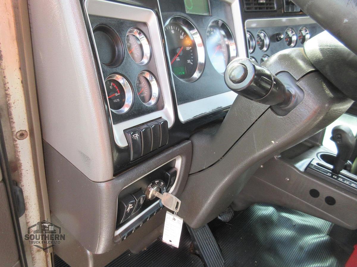 Used 2013 KENWORTH T800