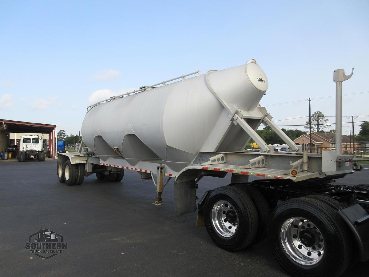 Used 2012 VANTAGE Tandem Axle