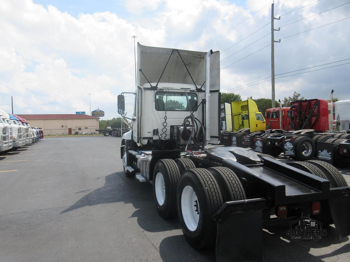 Used 2014 MACK PINNACLE CXU613