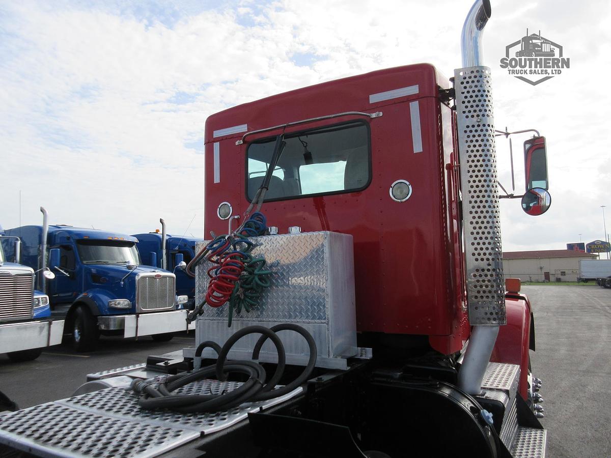 Used 2013 KENWORTH T800