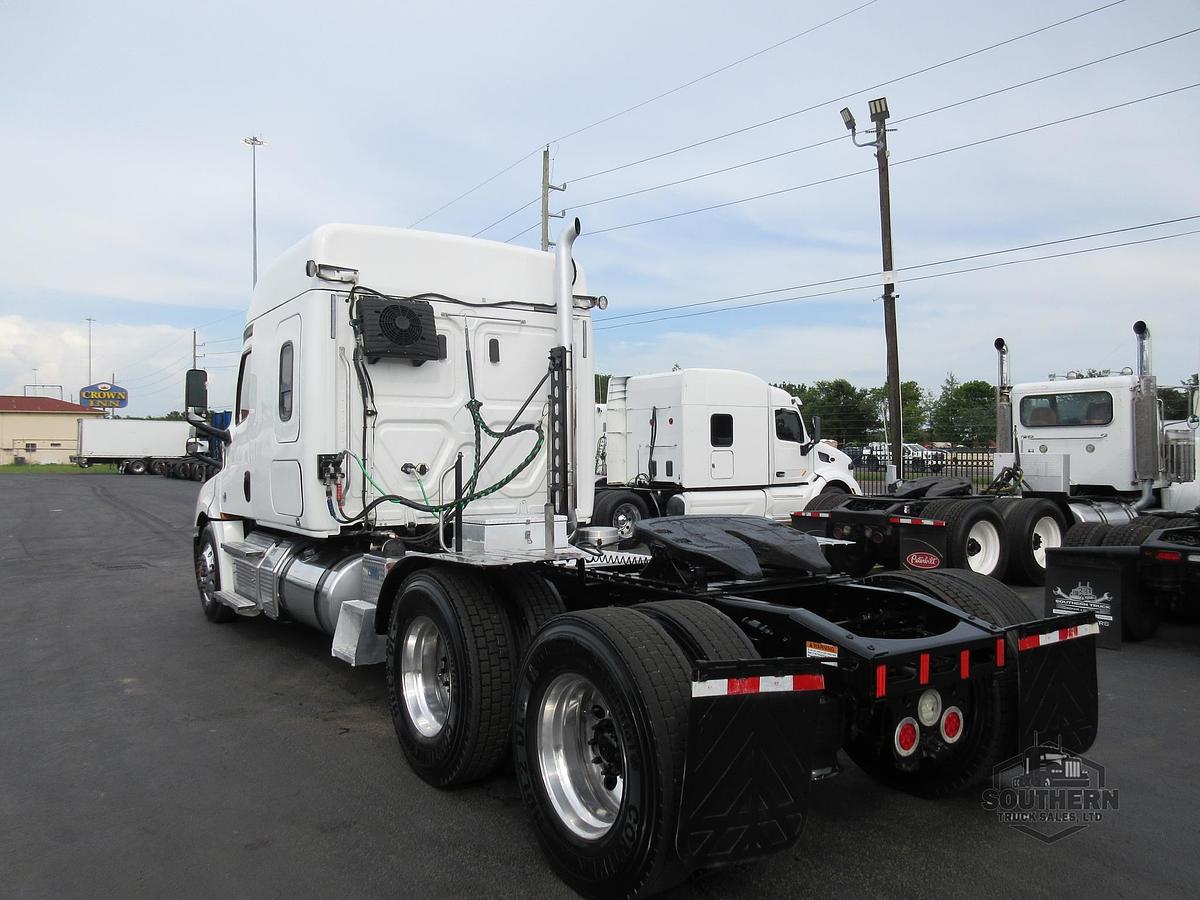 Used 2019 FREIGHTLINER CASCADIA 126