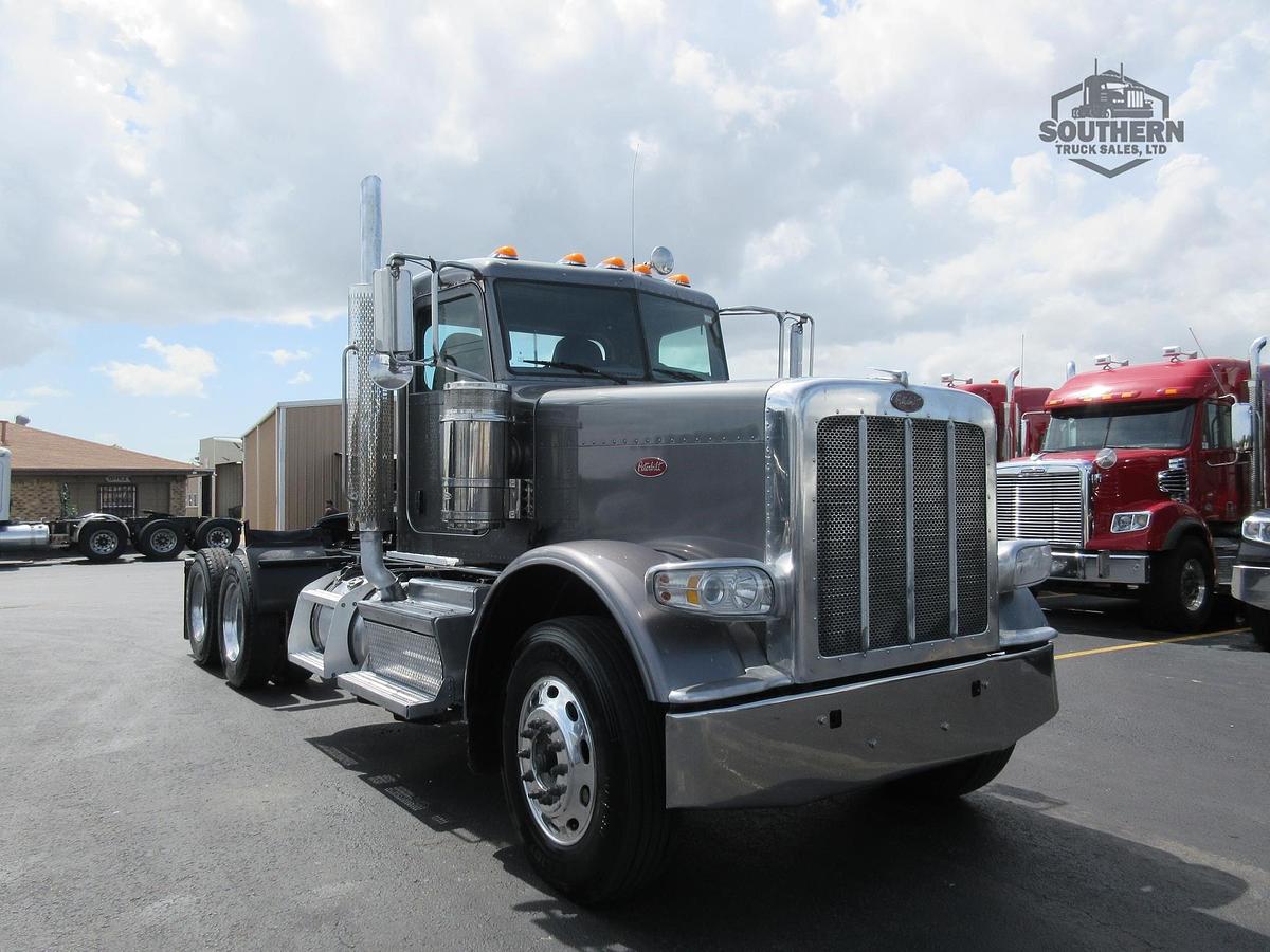 Used 2022 PETERBILT 389