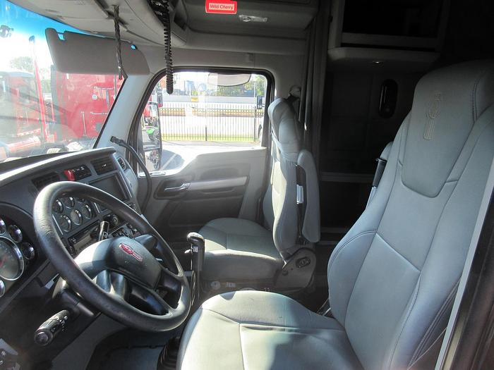 Used 2021 KENWORTH T880
