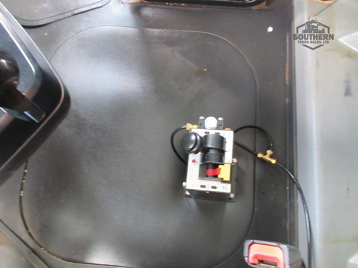 Used 2023 MACK PINNACLE 64T