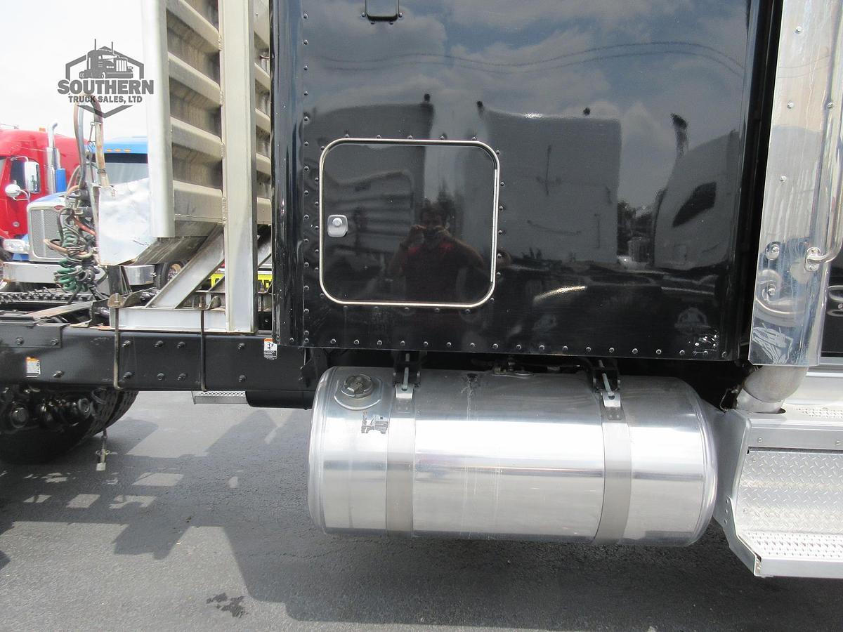 Used 2023 PETERBILT 567
