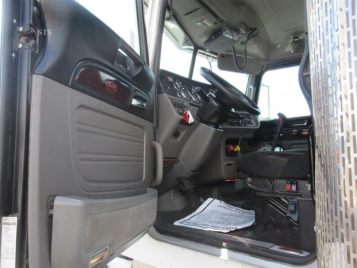 Used 2015 PETERBILT 389