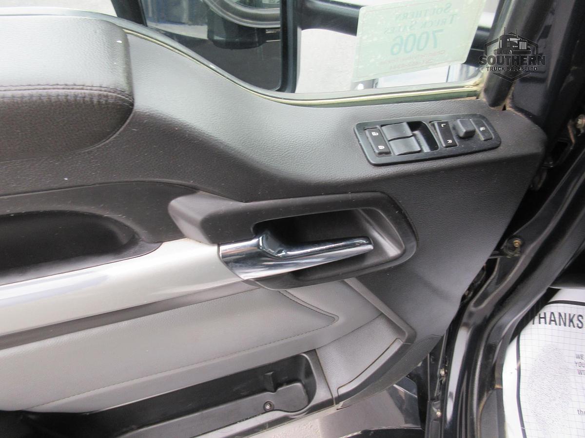 Used 2023 KENWORTH T880