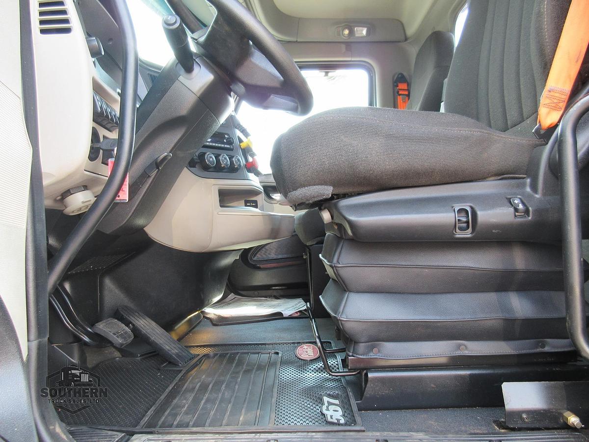 Used 2025 PETERBILT 567