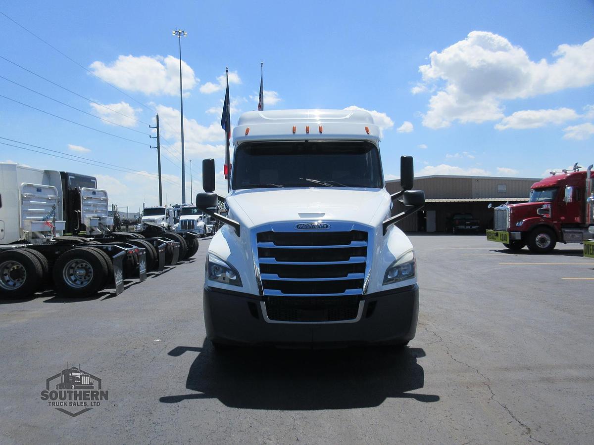 Used 2020 FREIGHTLINER CASCADIA 126