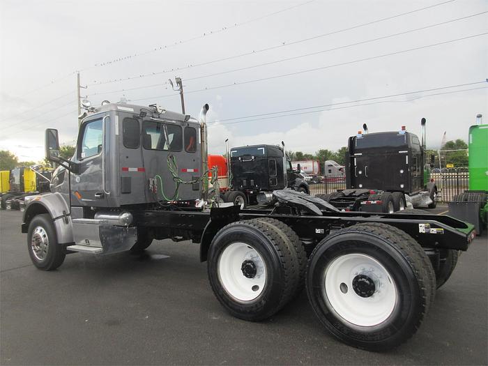 Used 2020 PETERBILT 567