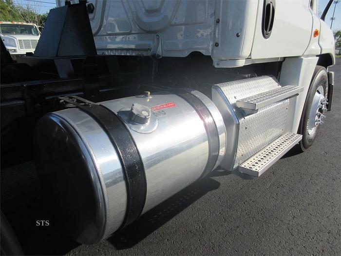 Used 2016 FREIGHTLINER CASCADIA 125