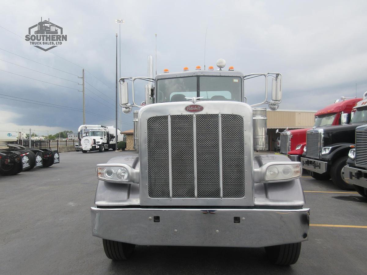 Used 2022 PETERBILT 389