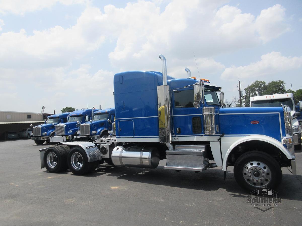 Used 2019 PETERBILT 389