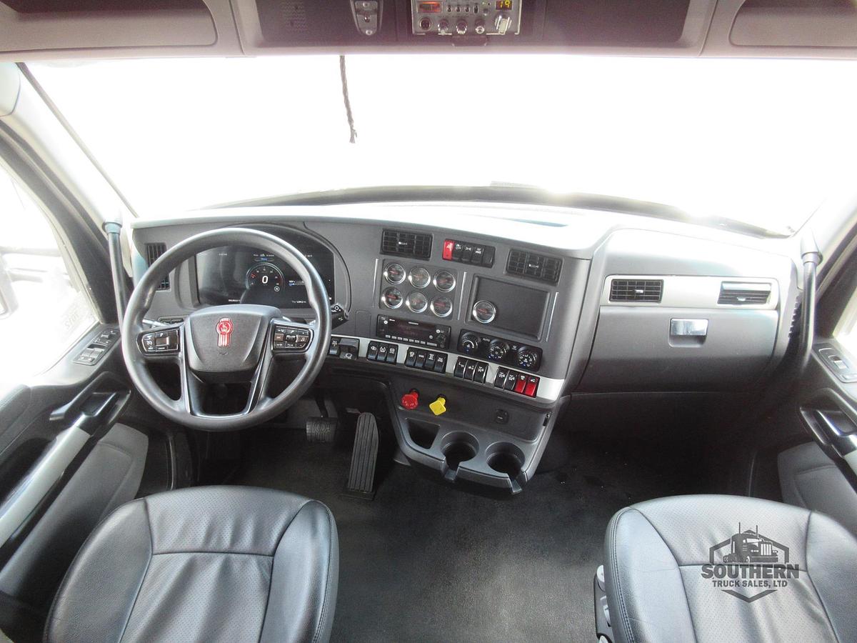 Used 2023 KENWORTH T880